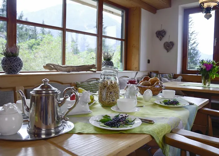 Dreimaederlhaus Am Berg Appartamento