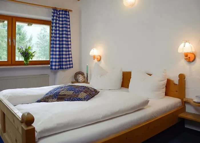 Dreimaederlhaus Am Berg Appartamento *
