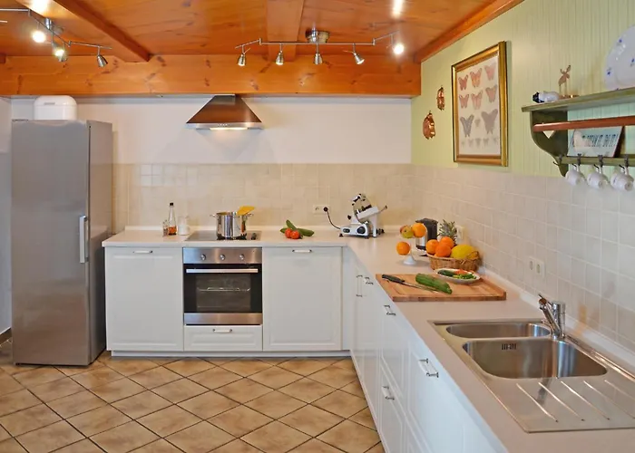 Dreimaederlhaus Am Berg Appartamento