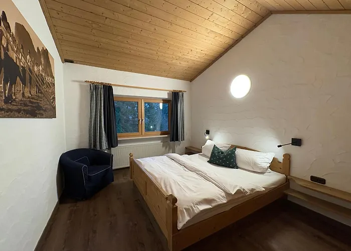 Dreimaederlhaus Am Berg