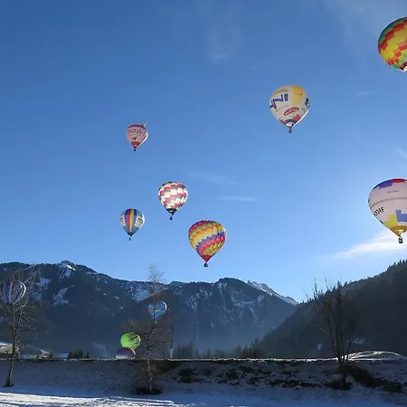 Dreimaederlhaus Am Berg * Pfronten