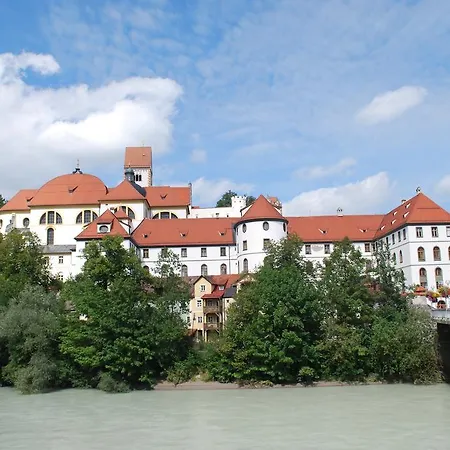 Apartment Dreimaederlhaus Am Berg *