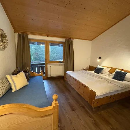 Dreimaederlhaus Am Berg アパート *