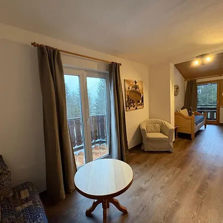 Apartment Dreimaederlhaus Am Berg *