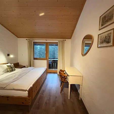 Dreimaederlhaus Am Berg Apartamento Pfronten